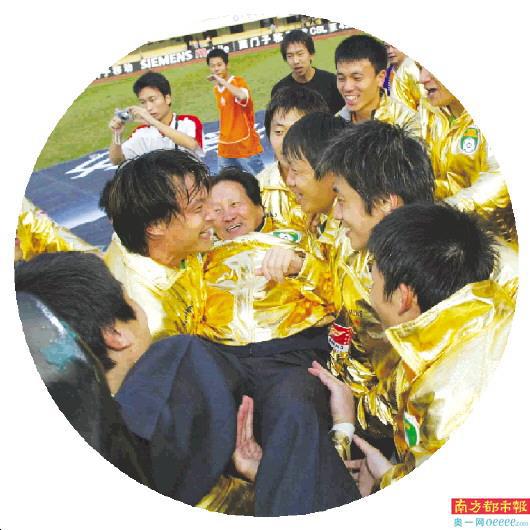 篮球队员英文队冠军是谁_篮球冠军的英文_篮球冠军是哪队队员啊英文