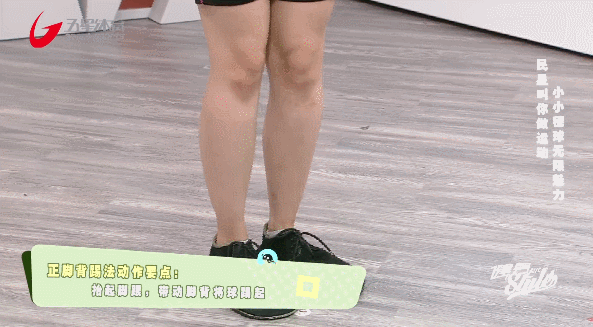 踢球传球_传球训练足球_足球小场地传球技巧有哪些