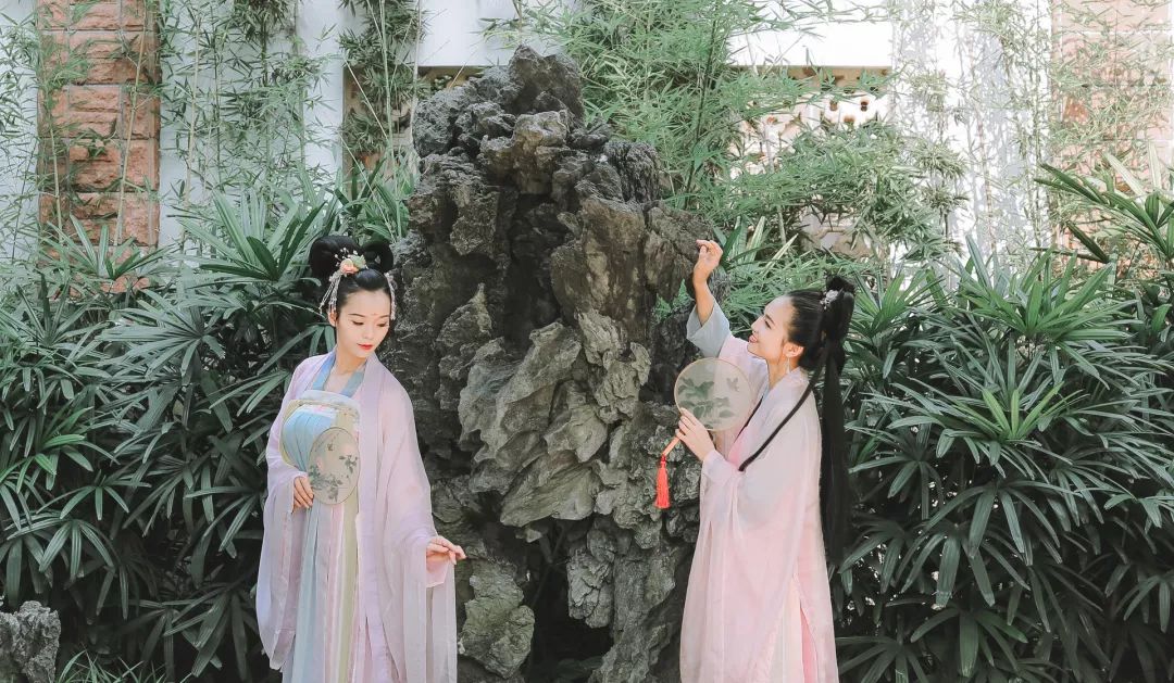 关于足球的团建游戏_足球游戏游戏规则_团建足球的游戏规则