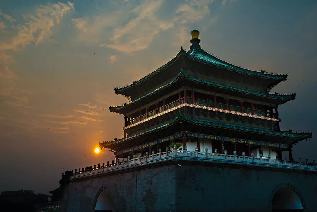 足球游戏游戏规则_团建足球的游戏规则_关于足球的团建游戏